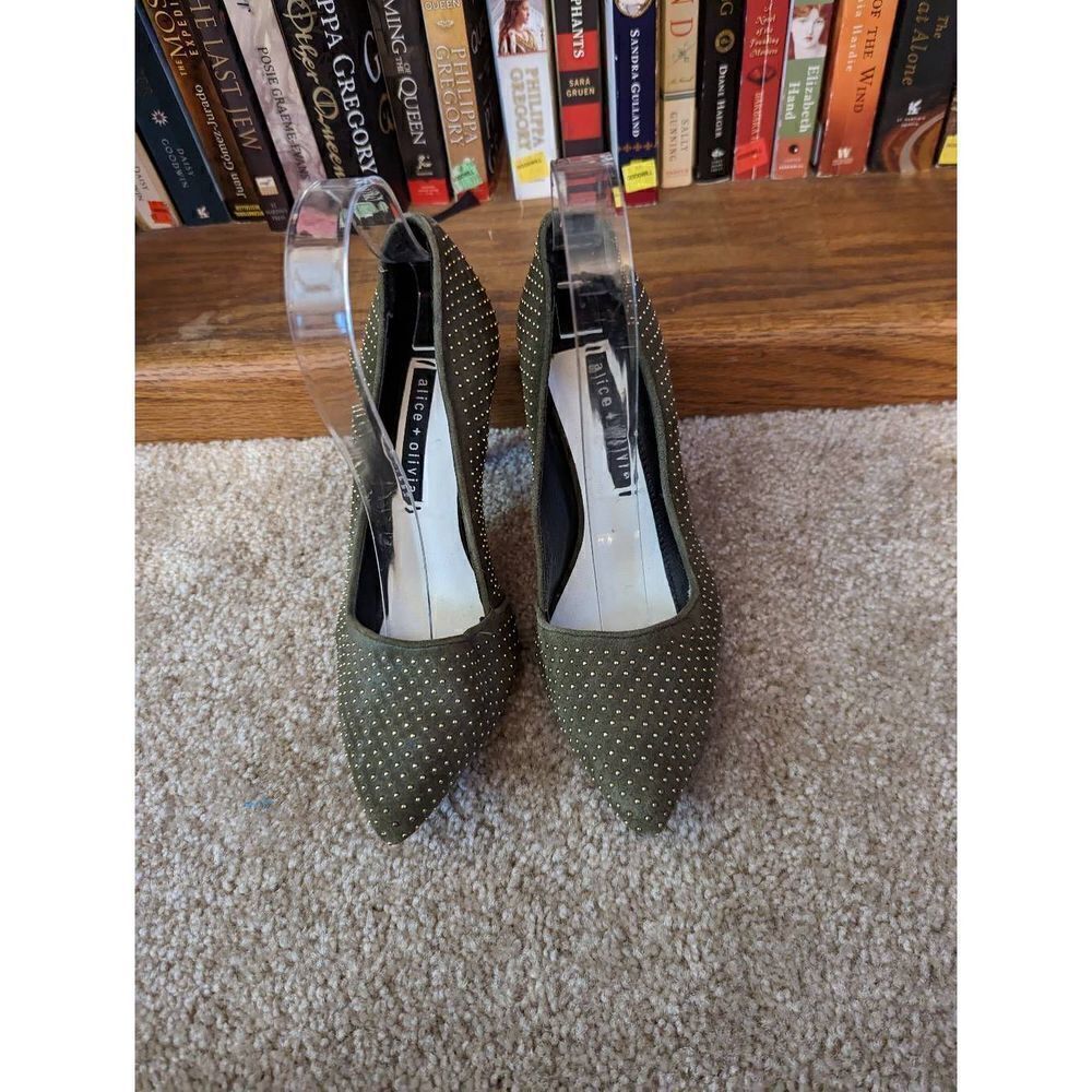 ALICE & Olivia & Dina Olivia olive green gold studded suede stilleto sz 38